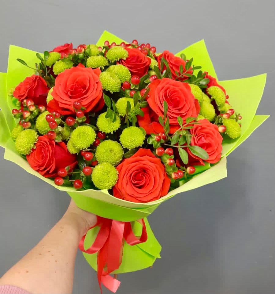 Букет цветов из: Хризантемы и Розы в Маджалисе