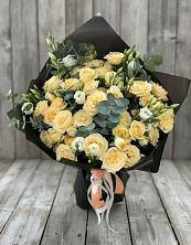 Букет цветов из:  Розы и Лизиантусы в Маджалисе