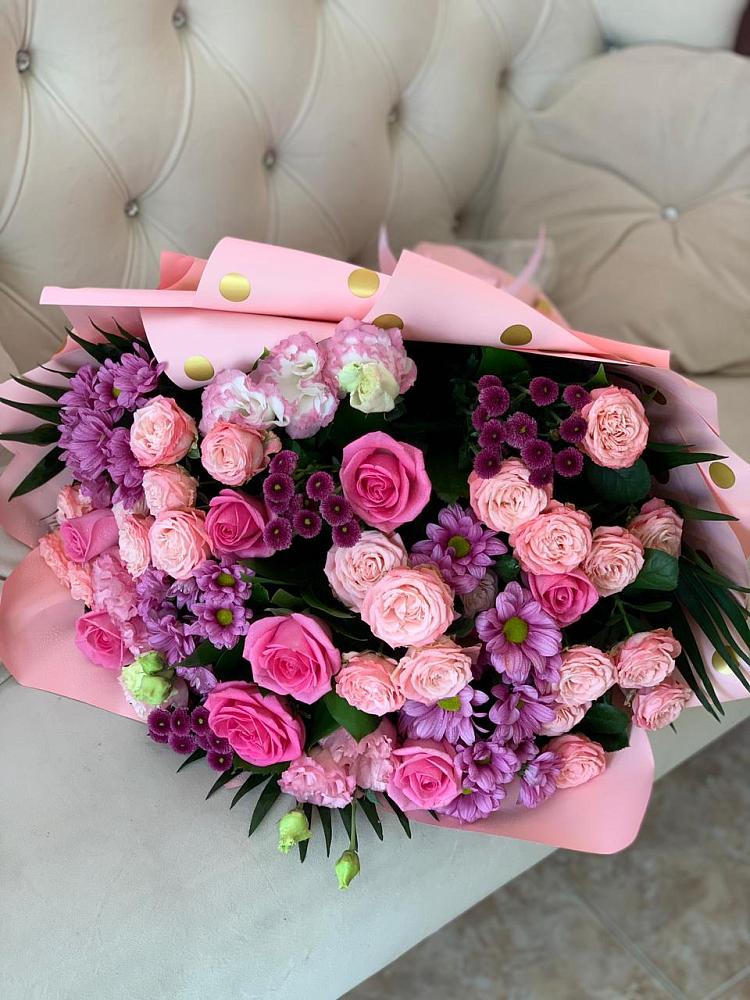 Букет цветов из: Хризантемы, Розы и Лизиантусы в Маджалисе