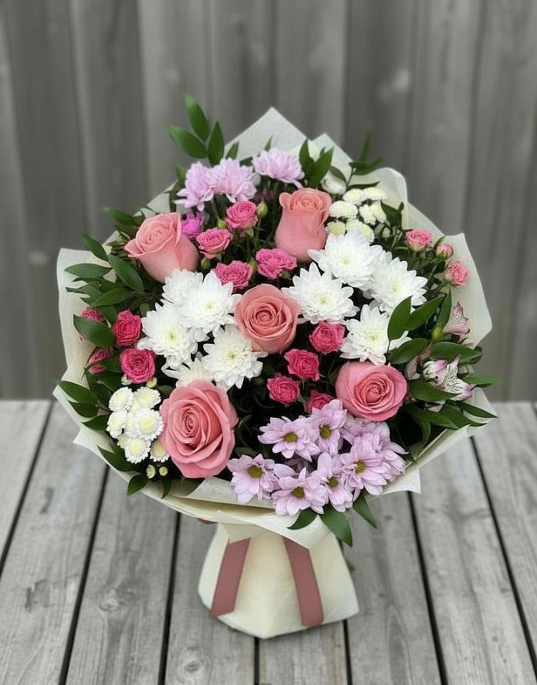 Букет цветов из: Альстромерии, Гвоздики, Розы и Хризантемы в Маджалисе