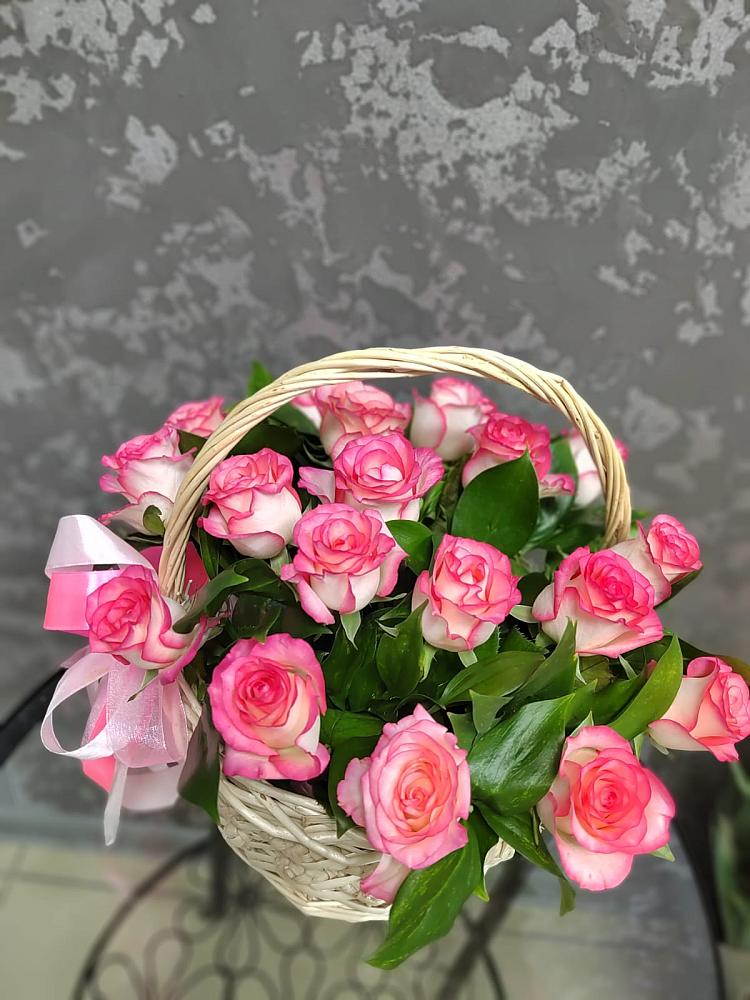 Цветочная композиция из Розы в корзине в Маджалисе
