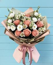 Букет цветов из:  Розы, Альстромерии и Лизиантусы в Маджалисе