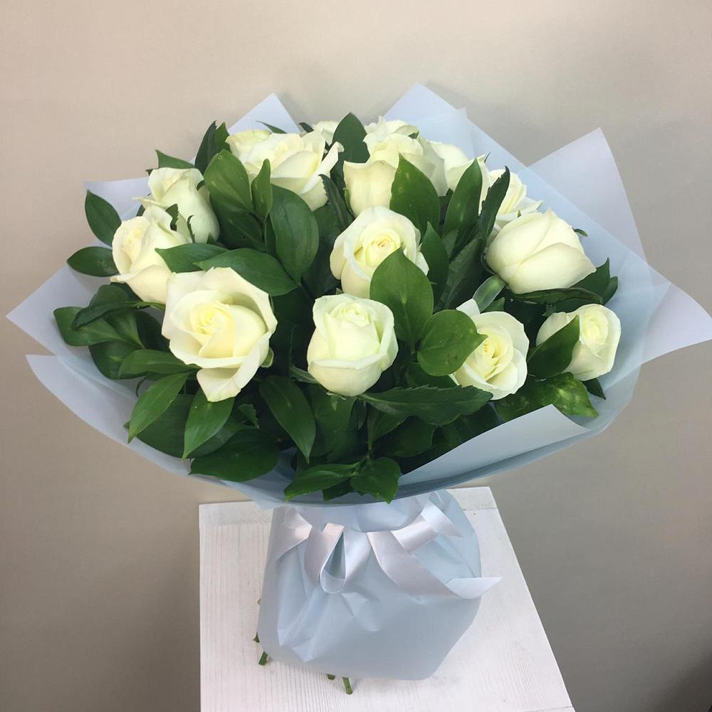 Букет 15 Белых роз Проуд в Маджалисе