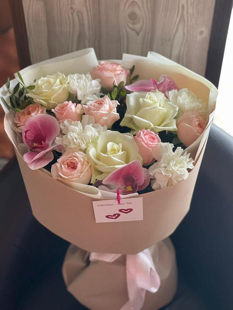 Букет цветов из: Орхидеи, Розы и Гвоздики в Маджалисе