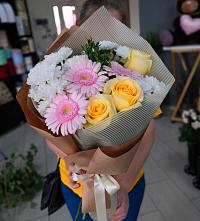 Букет цветов из:  Герберы, Розы и Хризантемы в Маджалисе
