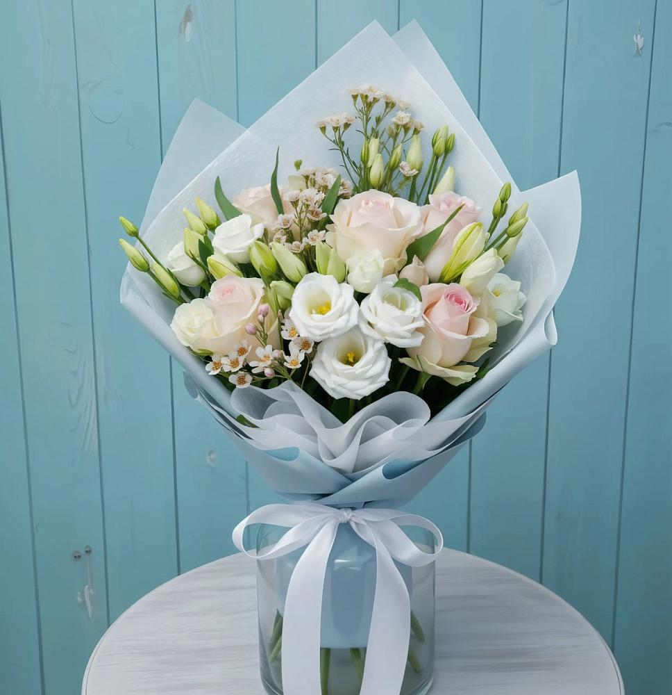 Букет цветов из: Розы и Лизиантусы в Маджалисе