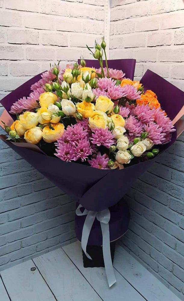 Букет цветов из: Хризантемы и Розы в Маджалисе