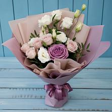 Букет цветов из:  Розы и Лизиантусы в Маджалисе