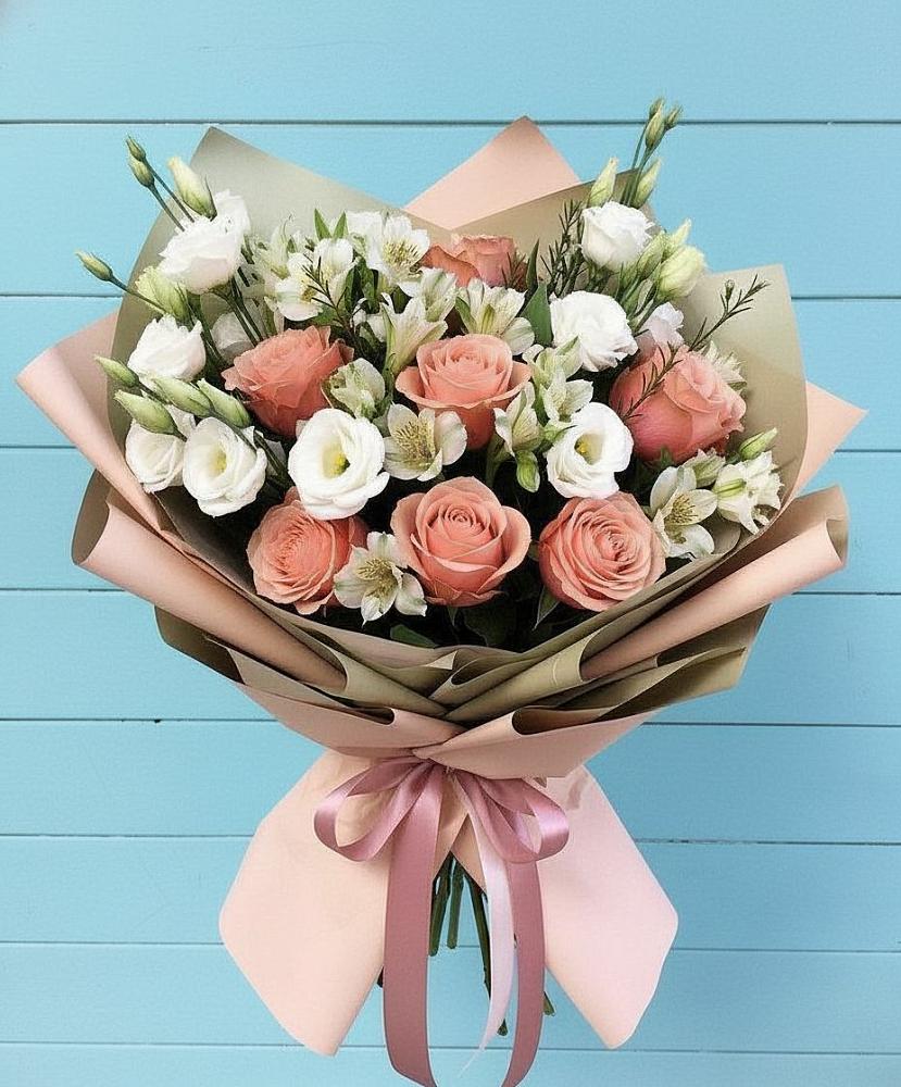 Букет цветов из: Розы, Альстромерии и Лизиантусы в Маджалисе