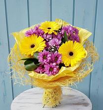 Букет цветов из:  Хризантемы и Герберы в Маджалисе