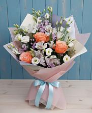 Букет цветов из:  Лизиантусы, Розы, Альстромерии и Гипсофила в Маджалисе