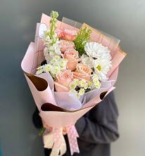 Букет цветов из:  Хризантемы и Розы в Маджалисе