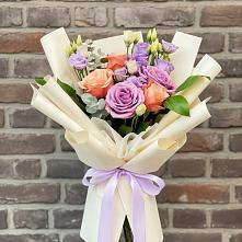 Букет цветов из:  Лизиантусы и Розы #REPLACE_PRED# Маджалисе