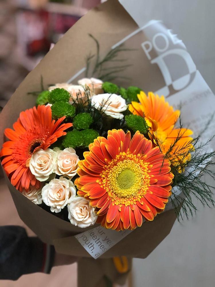 Букет цветов из: Герберы, Хризантемы и Розы в Маджалисе