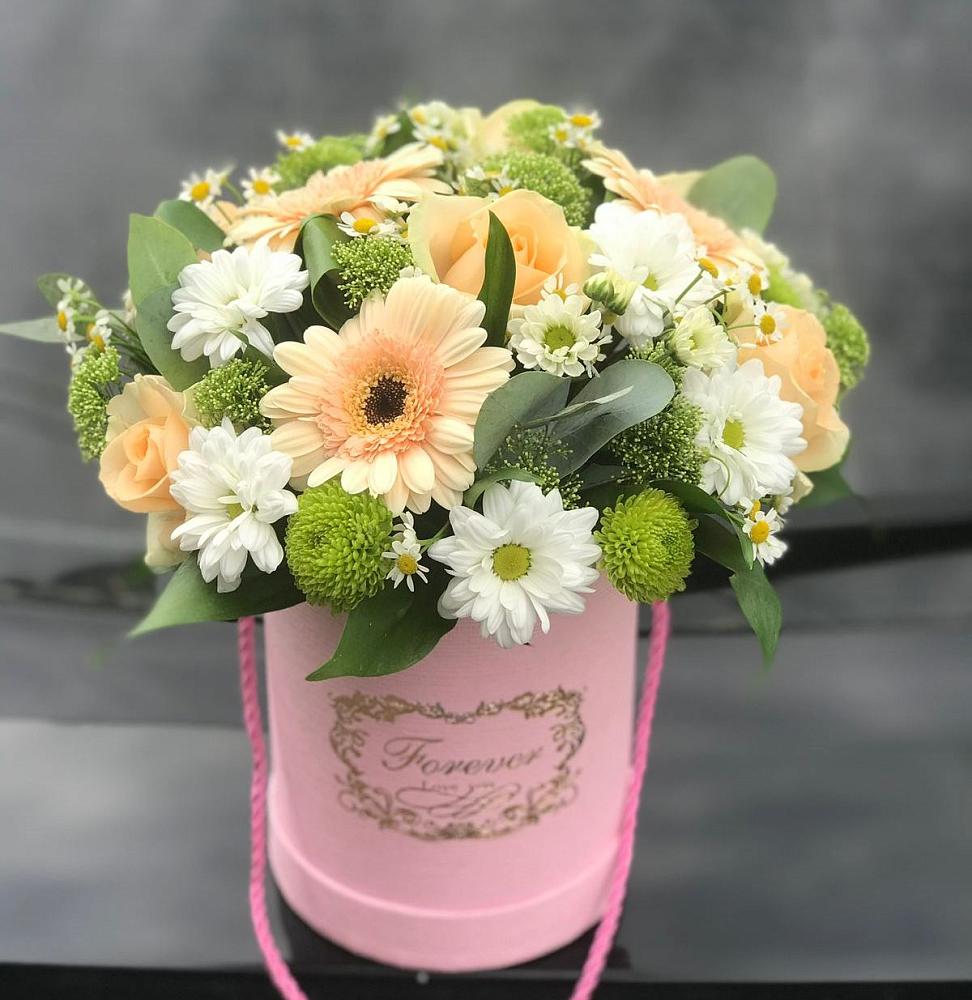 Цветочная композиция из Розы, Герберы и Хризантемы в шляпной коробке в Маджалисе