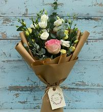 Букет цветов из:  Розы и Лизиантусы #REPLACE_PRED# Маджалисе