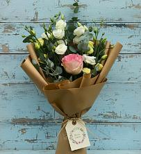 Букет цветов из:  Розы и Лизиантусы в Маджалисе