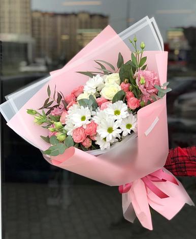 Букет цветов из: Розы, Лизиантусы и Хризантемы в Маджалисе