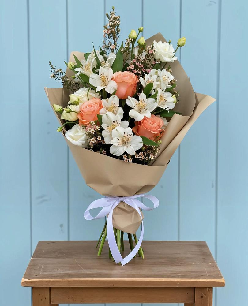 Букет цветов из: Альстромерии, Лизиантусы, Розы и Хризантемы в Маджалисе