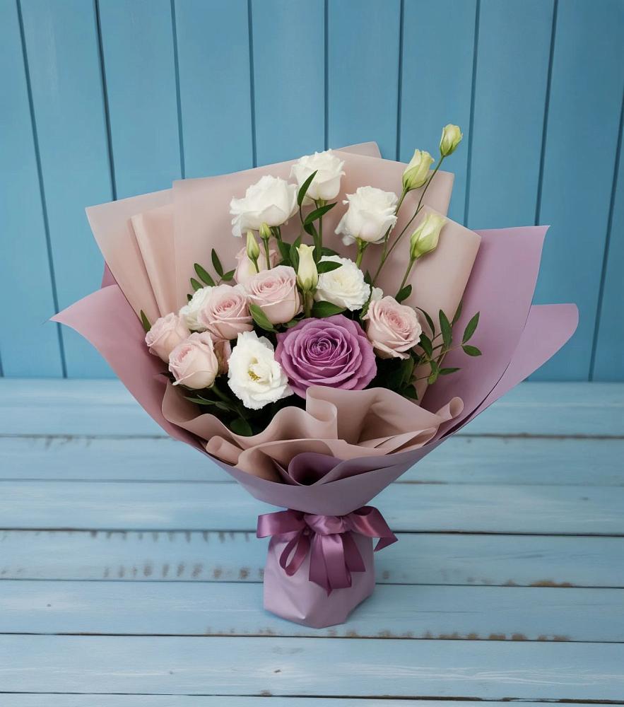 Букет цветов из: Розы и Лизиантусы в Маджалисе